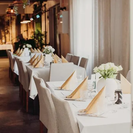 Keskipiste Szálloda