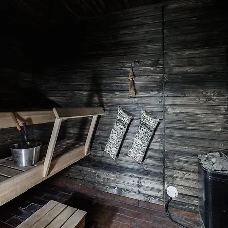 Keskipiste Szálloda