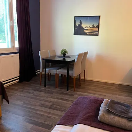Keskipiste Otel