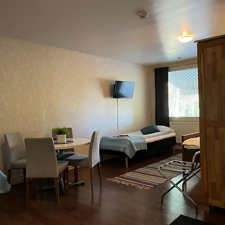 Hotel Keskipiste 3*
